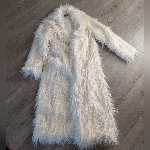 * SOLD * Dolls Kill Club Exx White whinter Fur Arctic Festival Rave Coat - Picture 2 of 11